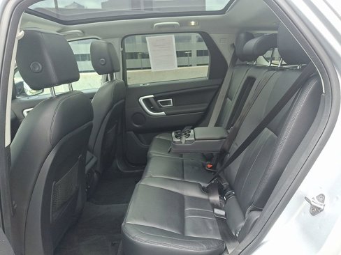 Used 2018 Land Rover Discovery Sport HSE image 27