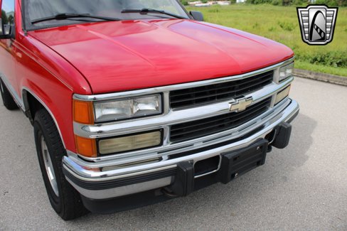 Used 1995 Chevrolet Tahoe 4WD 2-Door image 12
