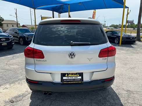 Used 2017 Volkswagen Tiguan S image 6