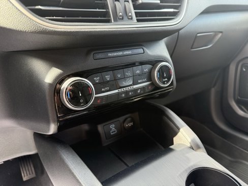 Used 2022 Ford Escape SEL image 25