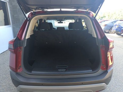 Used 2023 Nissan Rogue S image 29