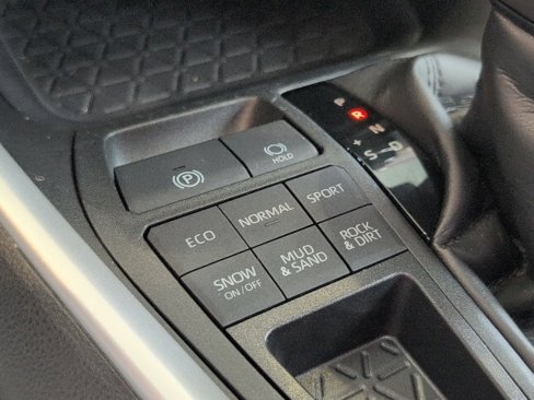 Used 2020 Toyota RAV4 XLE Premium image 37