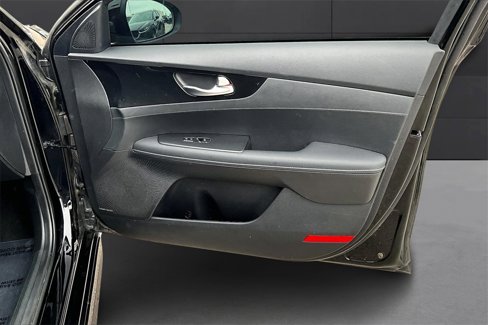 Used 2023 Kia Forte GT-Line w/ GT-Line Premium Package image 19