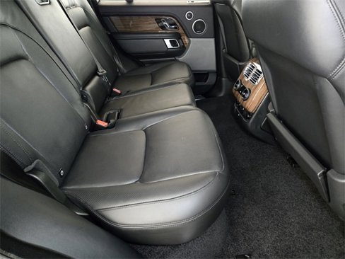 Used 2018 Land Rover Range Rover HSE image 17