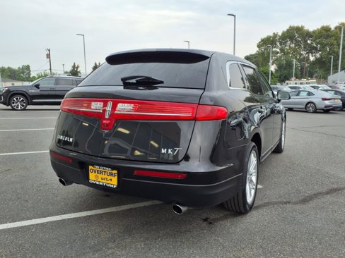 Used 2019 Lincoln MKT AWD image 4