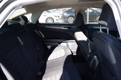 Used 2020 Ford Fusion SE image 10