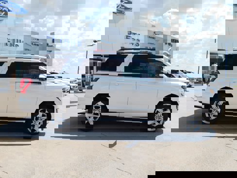 Used 2019 Ford Expedition XLT w/ Equipment Group 202A image 7