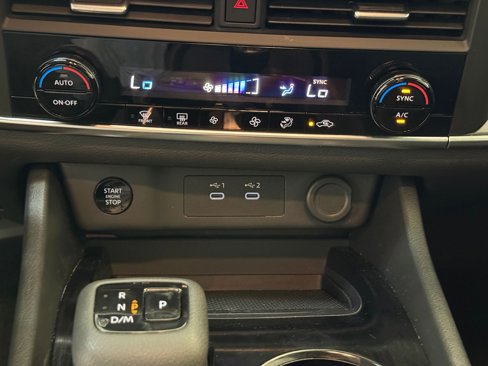 Used 2024 Nissan Rogue SV image 31