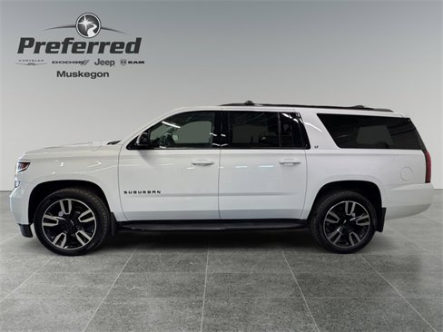 Used 2018 Chevrolet Suburban LT image 3