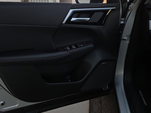 New 2025 Mitsubishi Outlander SE image 6