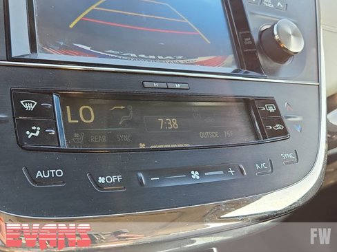Used 2015 Toyota Avalon Limited image 10