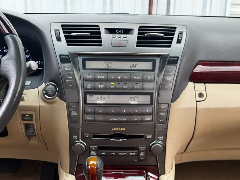 Used 2008 Lexus LS 460 image 24