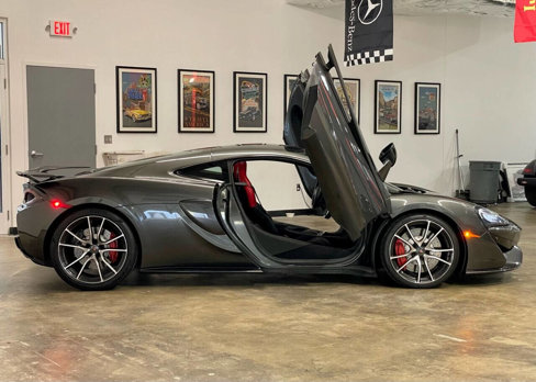 Used 2017 McLaren 570S image 46
