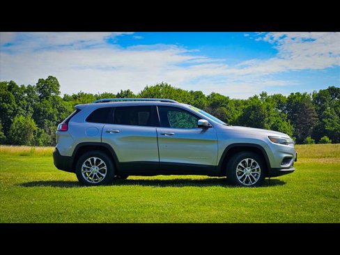 Used 2021 Jeep Cherokee Latitude Lux w/ Comfort/Convenience Group image 3