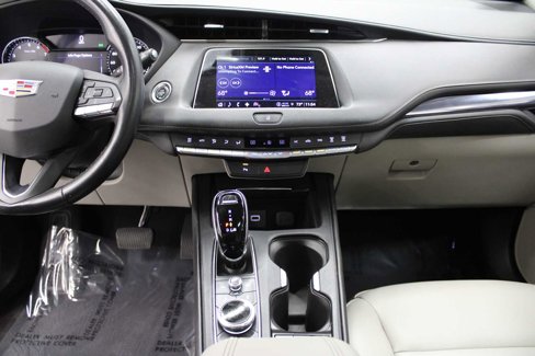Used 2022 Cadillac XT4 Luxury w/ LPO, Onyx Lite Package image 25