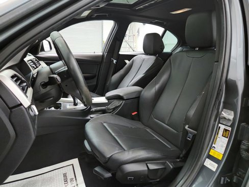 Used 2017 BMW 320i Sedan image 14