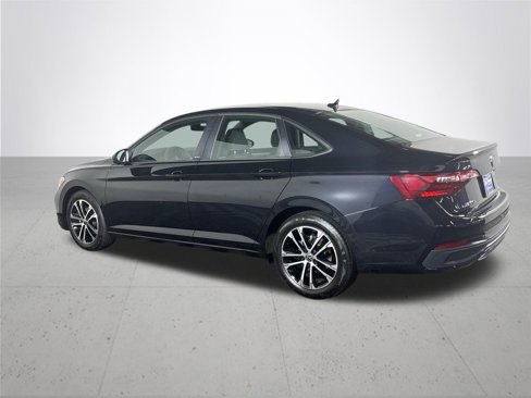 Certified 2024 Volkswagen Jetta Sport image 9