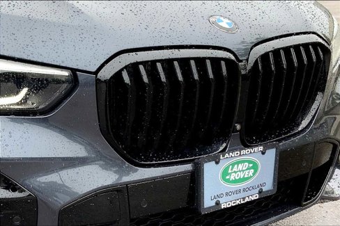 Used 2021 BMW X5 M50i w/ Premium Package image 28