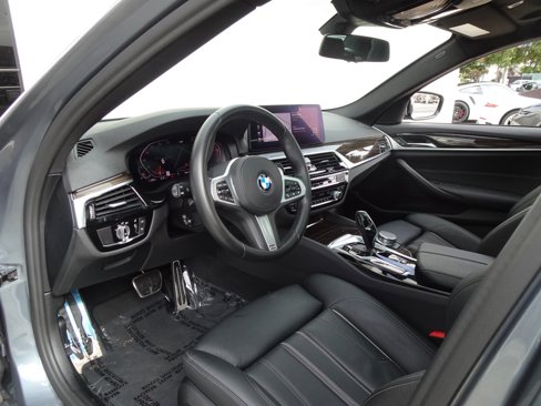 Used 2021 BMW 540i w/ M Sport Package image 9