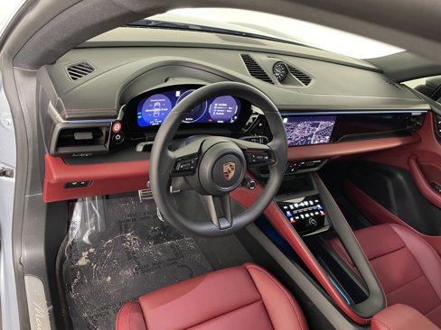 Certified 2025 Porsche Macan 4S Electric image 4