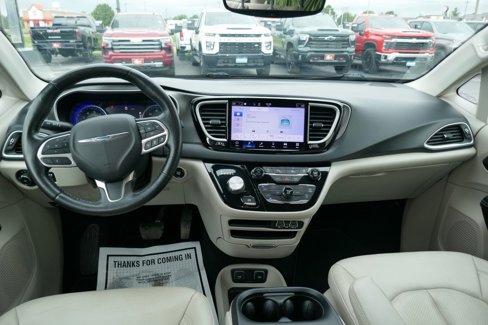 Used 2021 Chrysler Pacifica Touring-L image 22