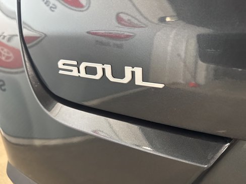 Used 2024 Kia Soul S image 19