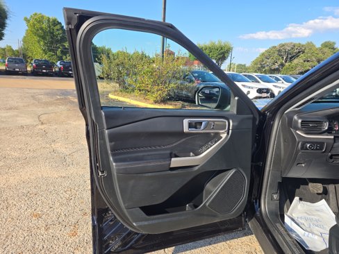 Used 2024 Ford Explorer XLT w/ Equipment Group 202A image 15
