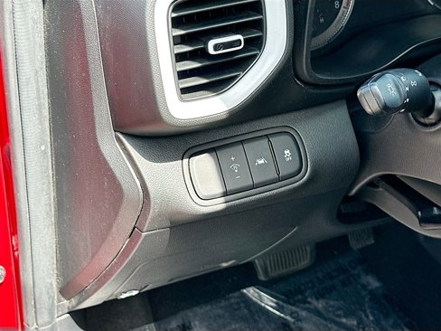 Used 2022 Hyundai Venue Limited image 10