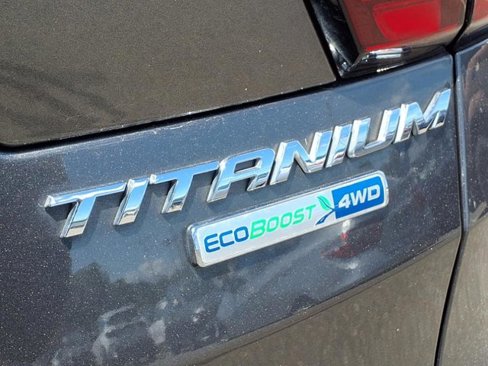 Used 2019 Ford Escape Titanium image 10