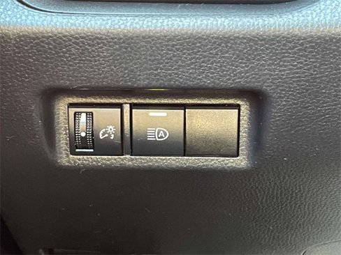 Used 2021 Toyota RAV4 XLE image 16