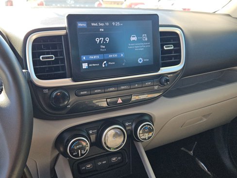 Used 2022 Hyundai Venue SEL image 14