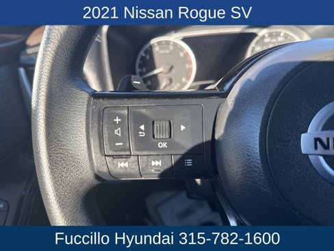Used 2021 Nissan Rogue SV image 16