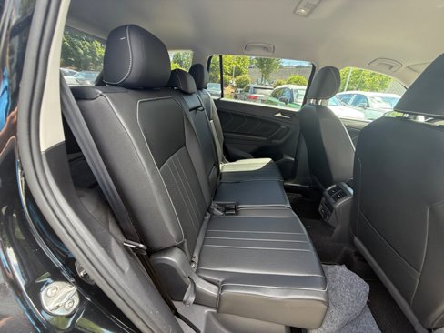 Certified 2022 Volkswagen Tiguan SE image 29