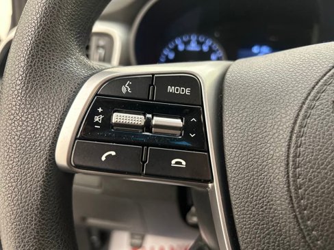 Used 2020 Kia Sorento LX image 44