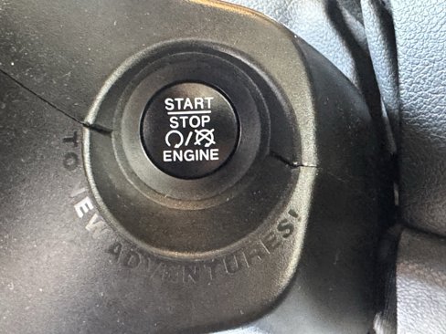 Used 2020 Jeep Renegade Altitude image 28