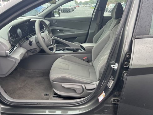 Used 2024 Hyundai Elantra SEL image 9