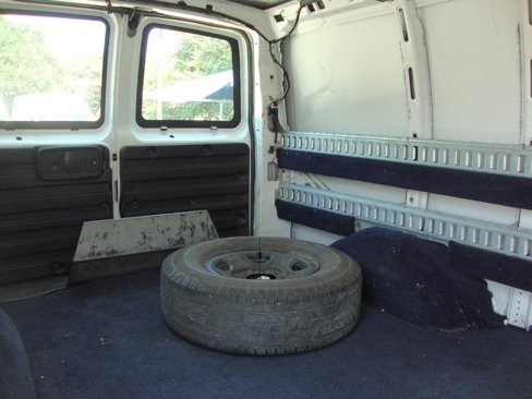 Used 2018 Chevrolet Express 2500 image 6