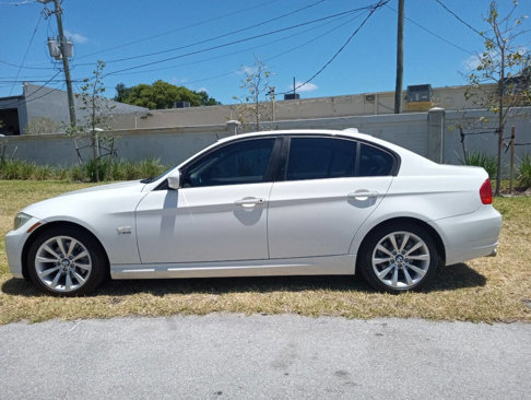 Used 2011 BMW 328i xDrive Sedan image 1