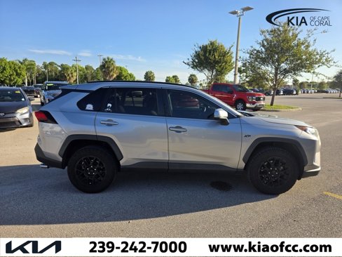 Used 2019 Toyota RAV4 XLE image 11