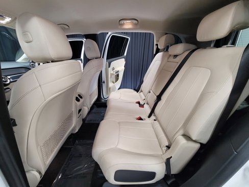 Used 2020 Mercedes-Benz GLB 250 w/ Premium Package image 29