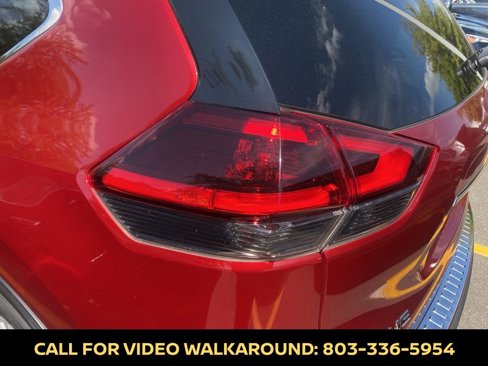 Used 2018 Nissan Rogue SV w/ Premium Package image 19