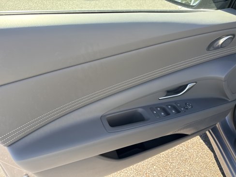 New 2025 Hyundai Elantra Sport image 7