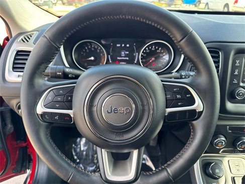 Used 2018 Jeep Compass Latitude image 26