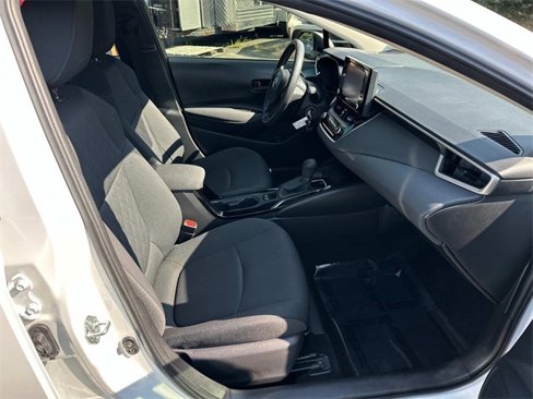 Used 2022 Toyota Corolla LE image 9