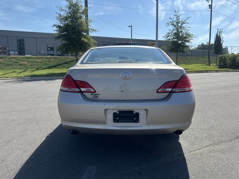 Used 2007 Toyota Avalon Limited image 9
