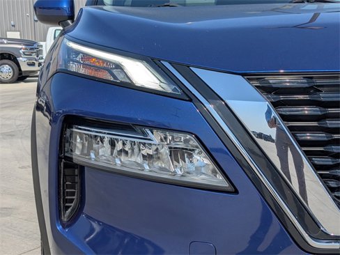 Used 2023 Nissan Rogue SV image 9