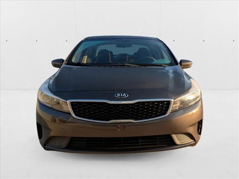 Used 2018 Kia Forte LX w/ LX Popular Package image 2
