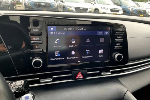 Used 2021 Hyundai Elantra SEL w/ Convenience + Premium Package image 19