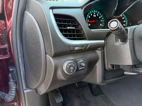 Used 2017 Chevrolet Traverse Premier image 28