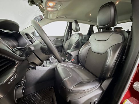 Used 2020 Jeep Cherokee Latitude Plus w/ Cold Weather Group image 19